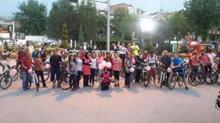 Pembe Bisiklet Hareketi B&uuml;y&uuml;yor