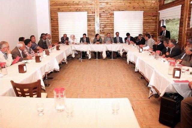 M&uuml;steşar Nesrin &Ccedil;elik Yahyalı&rsquo;da Muhtar Bilgilendirme Toplantısı&rsquo;na Katıldı 1