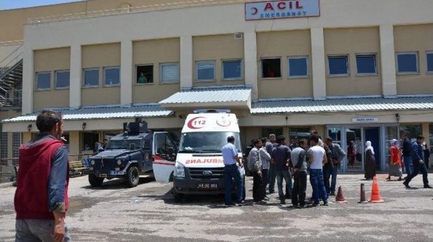 Mhp&rsquo;li Eski Başkan Adam Vurdu