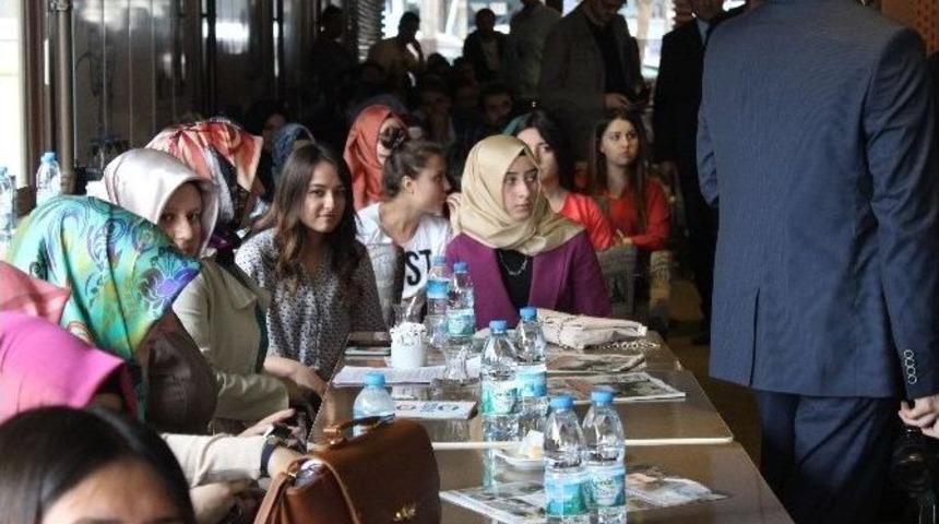 Bakan Avcı&rsquo;dan &Ouml;ğrencilere Şiir Tavsiyesi