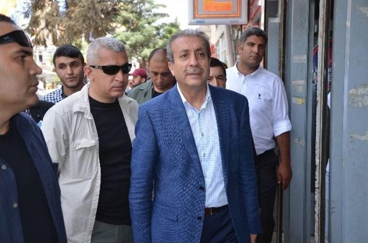 Bakan Eker Silvan&rsquo;da Hdp&rsquo;ye Y&uuml;klendi