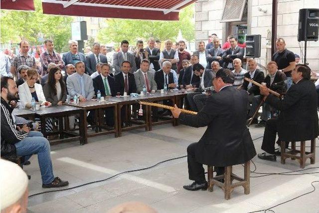 Talas&rsquo;ta Aşıklar Atışması Ve Sıra Gecesi 1