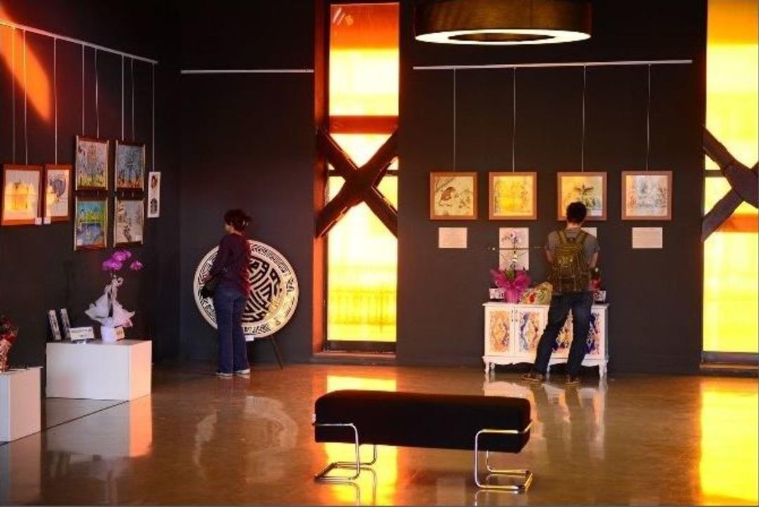 Geleneksel T&uuml;rk Sanatları Mezuniyet Sergisi A&ccedil;ıldı