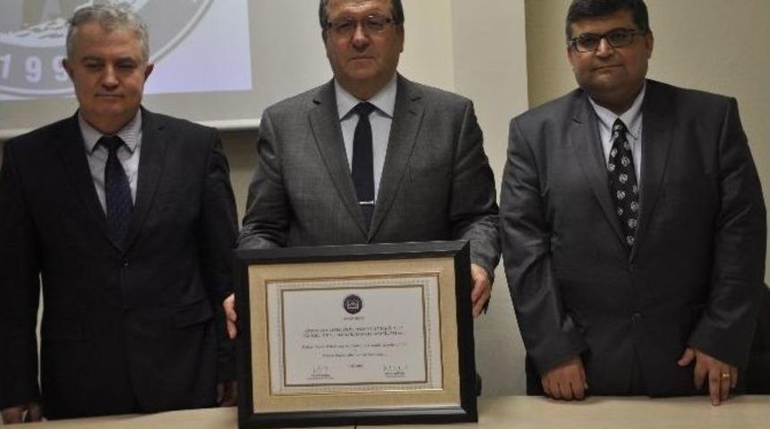 Ak&uuml; Acil Yardım Fizik Tedavi Ve Rehabilitasyon Hastanesi Akredite Edildi