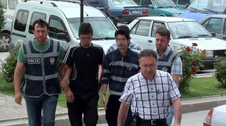 17 Bin Lira Değerinde Kuş &Ccedil;alan Ş&uuml;pheliler Tutuklandı