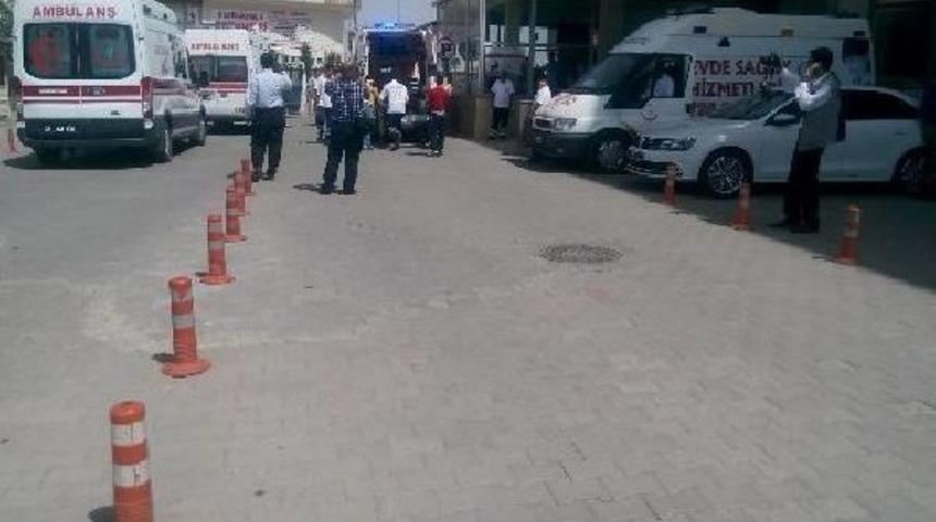 Sincik'te &Ouml;ğrenci Servisi Devrildi: 16 Yaralı