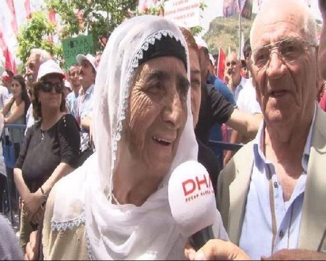 Kılı&ccedil;daroğlu, Halasının Elini &Ouml;pt&uuml;, Duasını Istedi 2