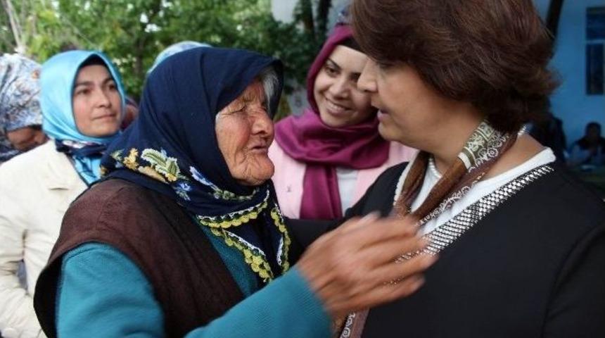Ak Parti Afyonkarahisar Milletvekili Adayı Remziye Sıvacı: