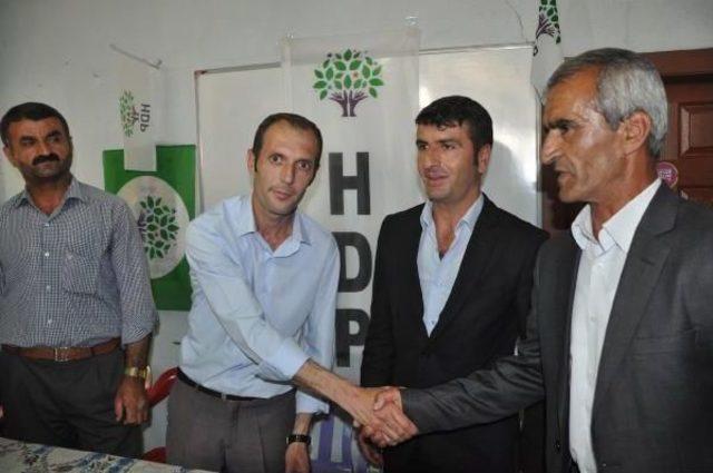 Çukurca'da Ak Parti'den Istifa Eden 9 Kişi Hdp'ye Geçti