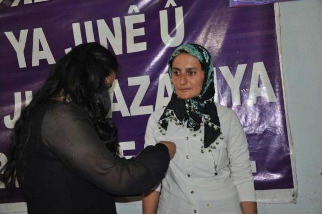 Çukurca'da Ak Parti'den Istifa Eden 9 Kişi Hdp'ye Geçti