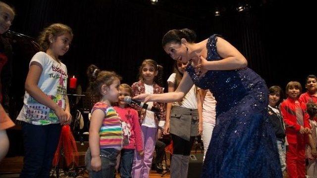 Melihat Gülses Sanatseverlerle Bir Araya Geldi