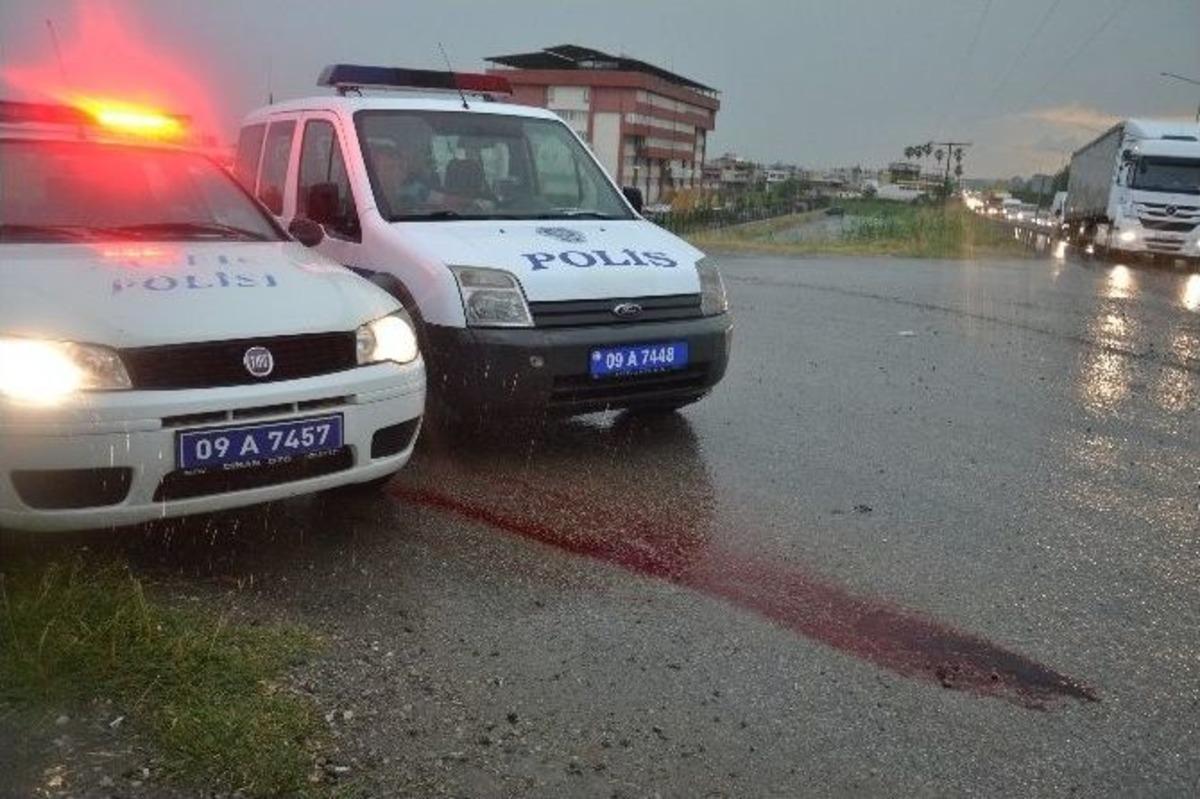 Nazilli&rsquo;de Yağan Şiddetli Yağmur Kazayı Da Beraberinde Getirdi; 1 Ağır Yaralı