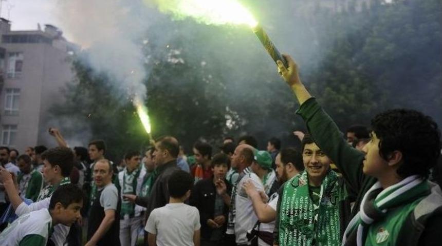 Bursaspor Ve Galatasaray Kafilesi Stadyuma Geldi
