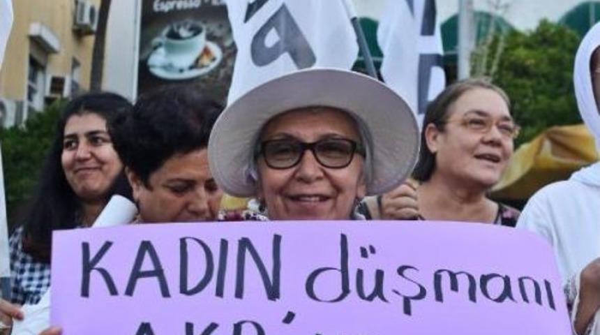 Sebahat Tuncel: 3 &Ccedil;ocuk Diyen Zihniyet Tecav&uuml;z&uuml;n De Sorumlusudur