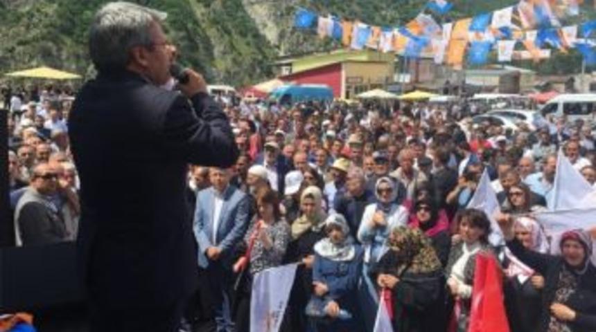 Ak Parti G&uuml;m&uuml;şhane Milletvekili &Uuml;st&uuml;n, K&uuml;rt&uuml;n İl&ccedil;esindeki Mitinge Katıldı