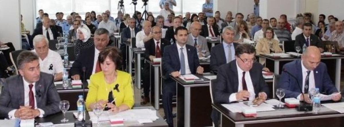 &Ccedil;anakkale Belediye Meclisi&rsquo;nde Lokma Gerginliği