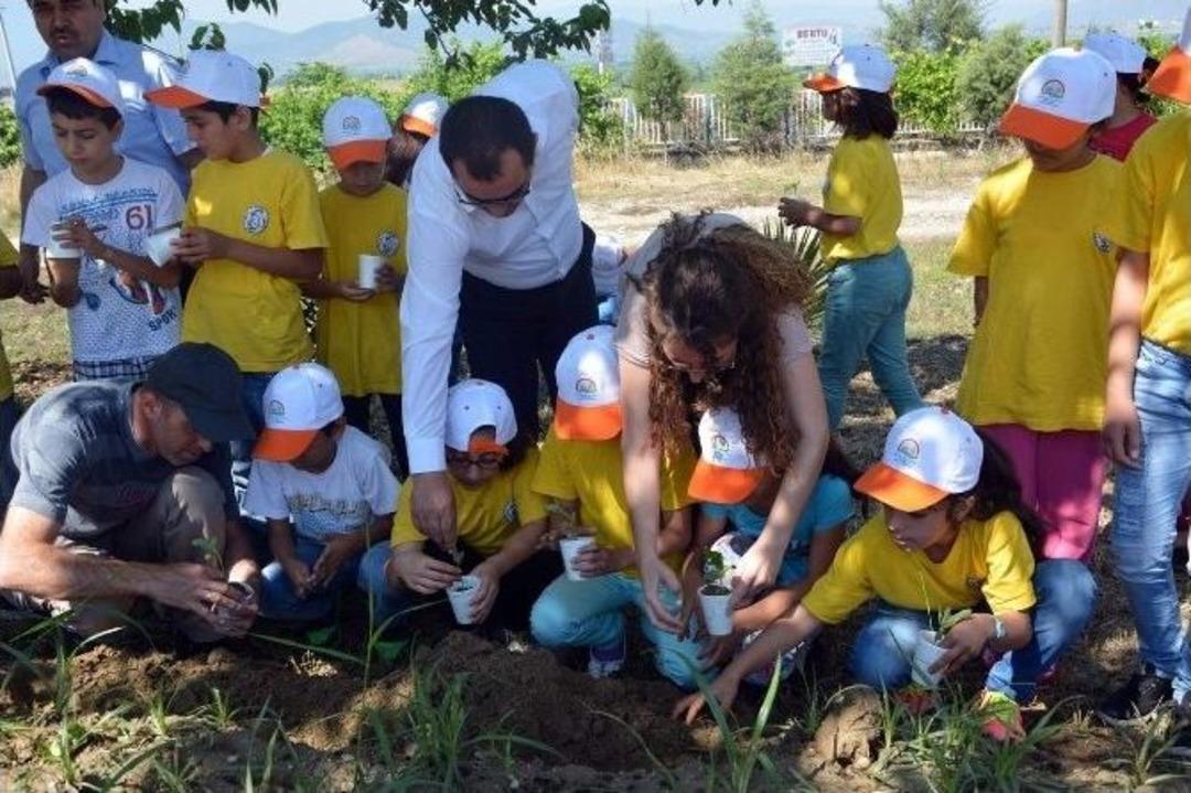 Aydın&rsquo;da Lider &Ccedil;ocuk Tarım Kampı Yapıldı