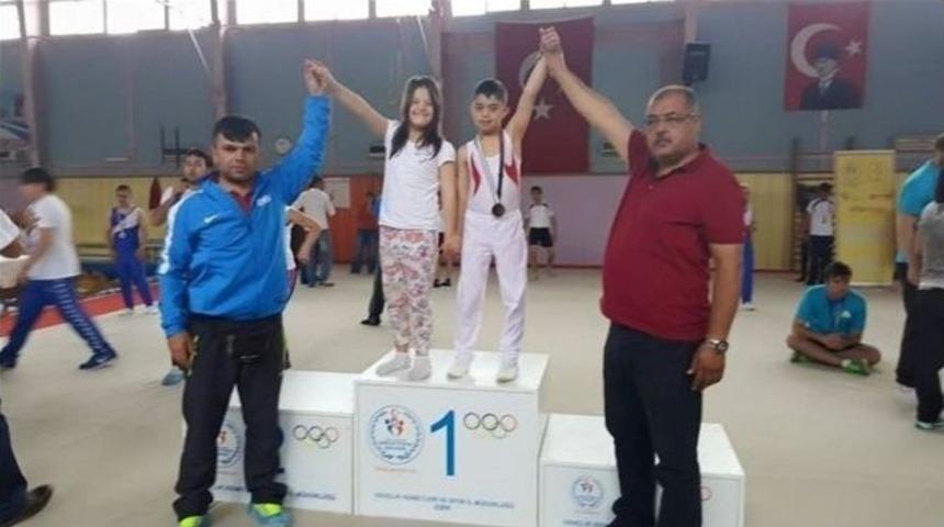 &Ouml;zel Sporculardan T&uuml;rkiye Şampiyonluğu