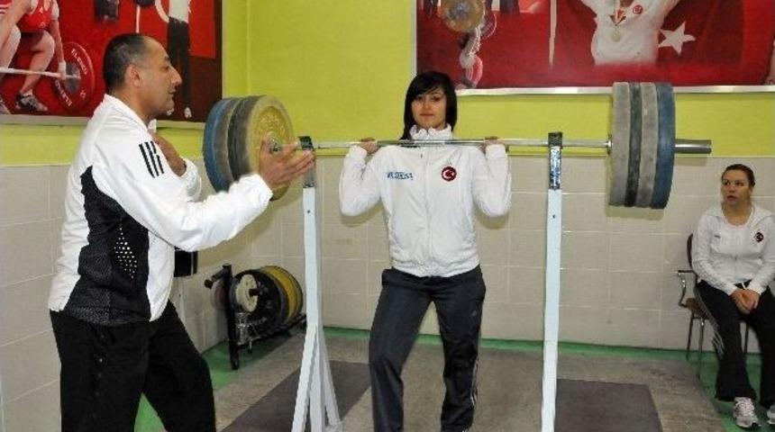 T&uuml;rk Sporu&rsquo;nun Geleceği Onlara Emanet