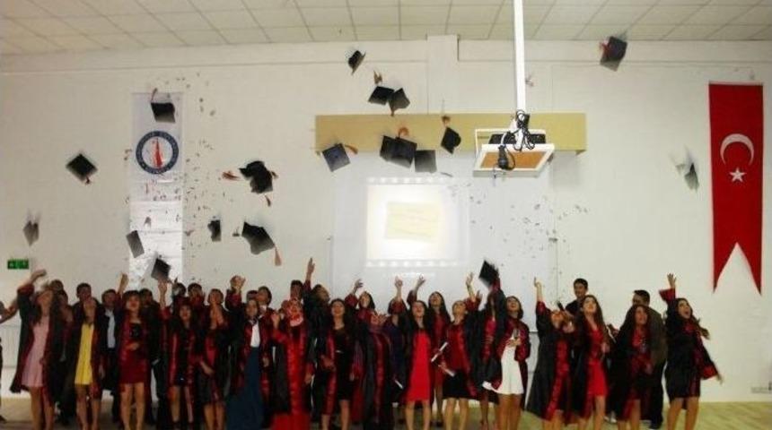 Hisarcık Anadolu Lisesinde Mezuniyet Coşkusu