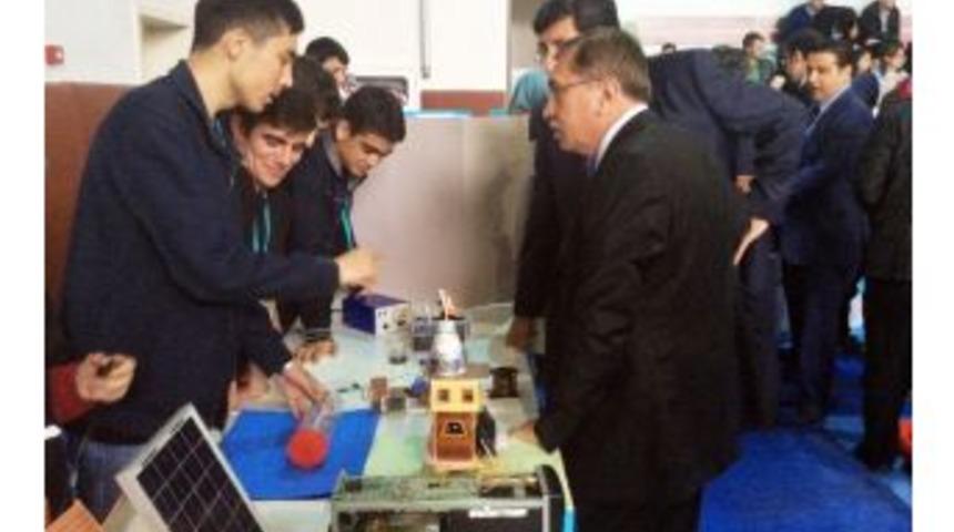 Başkan &Ccedil;etin, Fen Lisesinin T&uuml;bitak Bilim Fuarını Ziyaret Etti