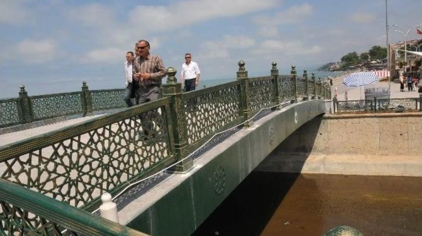 &Ccedil;elik Asma K&ouml;pr&uuml; Korkulukları Yapıldı