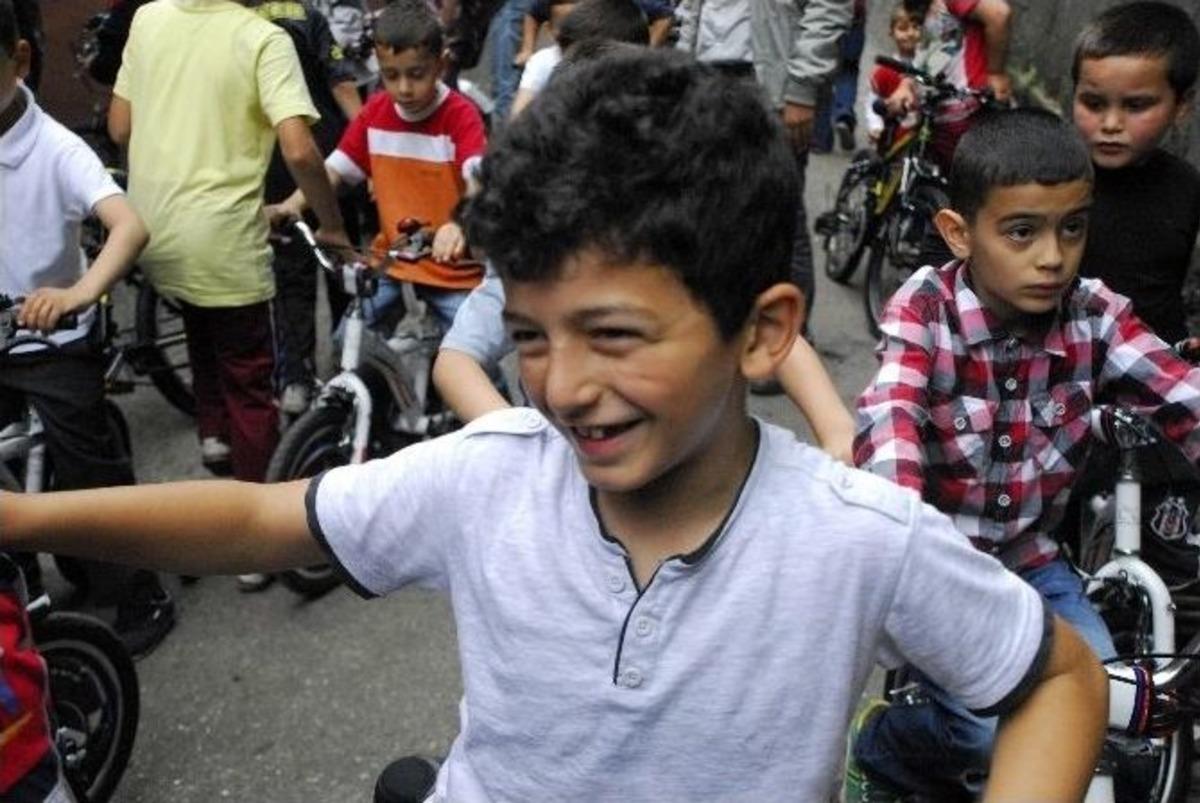 Fatih Belediyesi, Madenci &Ccedil;ocuklarının Y&uuml;z&uuml;n&uuml; G&uuml;ld&uuml;rd&uuml;