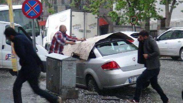 Kars'a Fındık Büyüklüğünde Dolu Yağdı