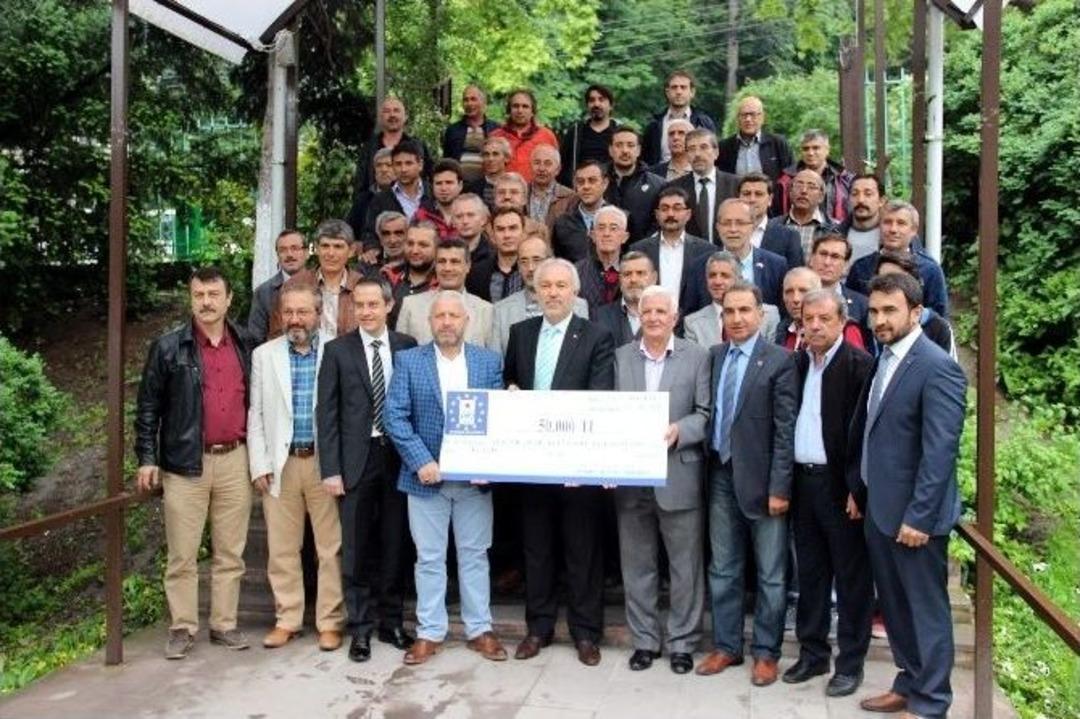 Belediyeden Amat&ouml;r Spor Kul&uuml;plerine 50 Bin Tl Maddi Destek