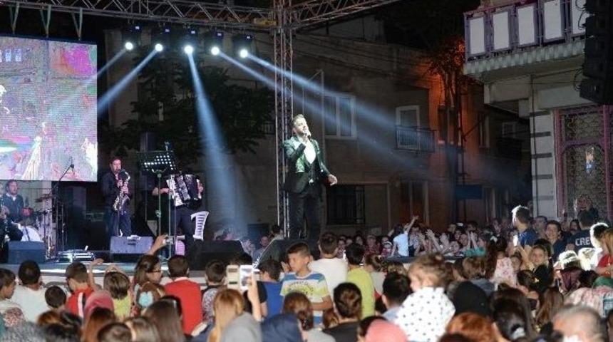 G&uuml;lbah&ccedil;e&rsquo;de Bahar Şenliği Coşkusu