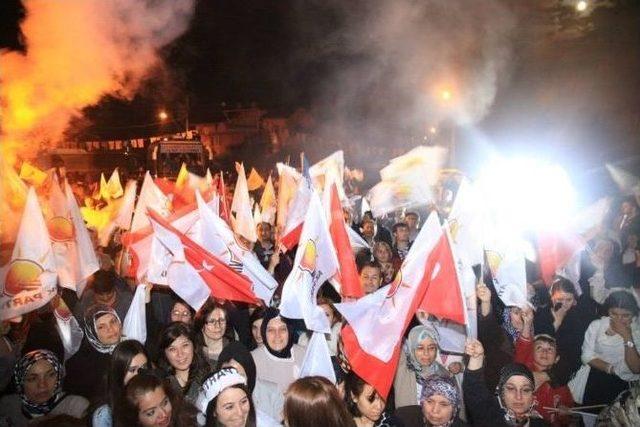 Uşak Ak Parti Mahalle Mitinginde Renkli Anlar