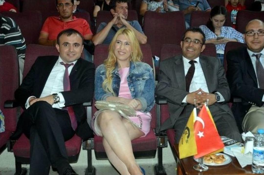 Edremit Yds Academy &Ouml;ğrencilerinin Sertifika Heyecanı