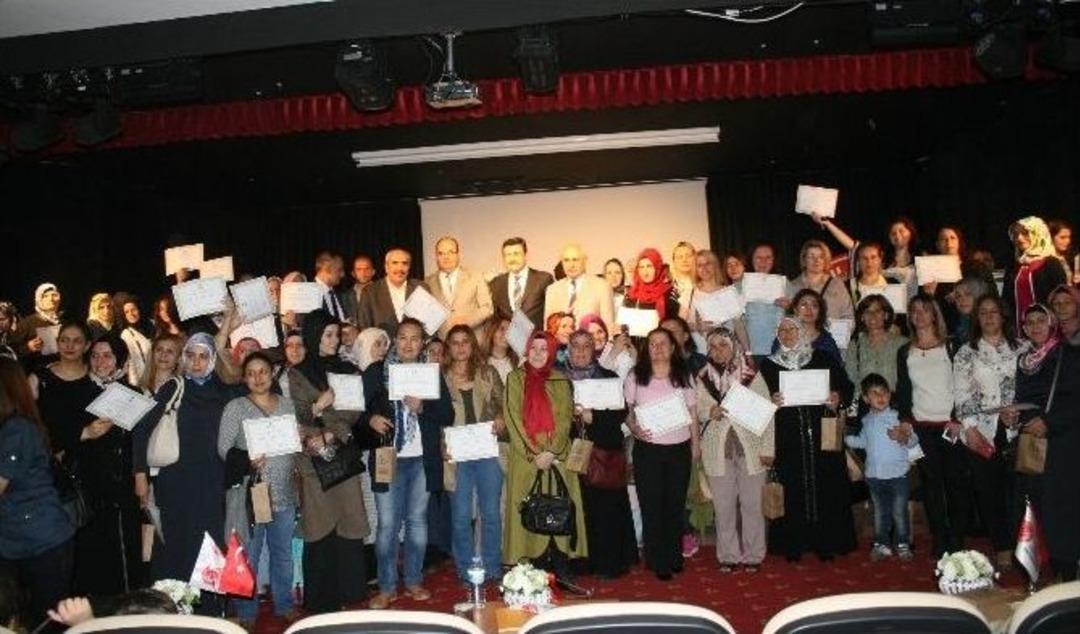 Ev Kadınları &Ccedil;evreci Sertifikalarını Aldı