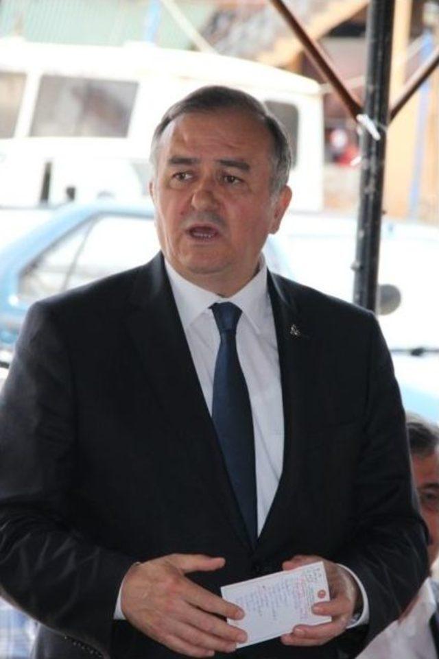 Erkan Akçay: 