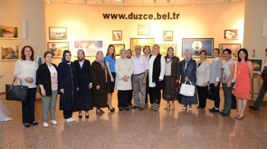 Meslek Edindirme Kursiyerleri Resimlerini Sergiledi