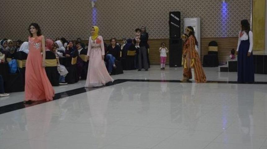 Viranşehir&rsquo;de Y&ouml;resel Kıyafetler Defilesi