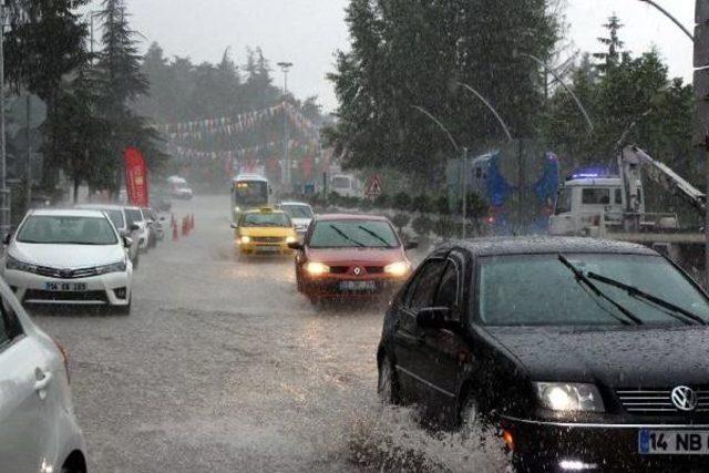 Bolu'da Yağmur Etkili Oldu; Alt Geçitleri Su Bastı