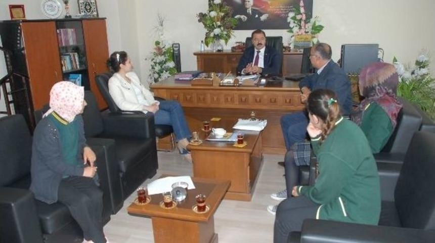 &Ouml;ğrencilerden M&uuml;d&uuml;r Ceylani&rsquo;ye Ziyaret