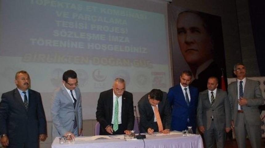 Tokat&rsquo;ta Et Kombinası Ve Et Par&ccedil;alama Tesisi Projesi S&ouml;zleşmesi T&ouml;renle İmzalandı