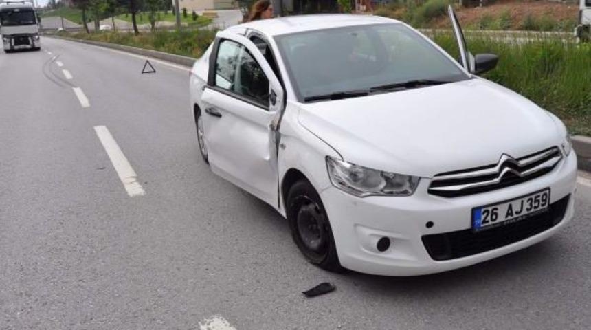 Chp Adayı &Ccedil;akır&ouml;zer'in Otomobiline Kamyonet &Ccedil;arptı