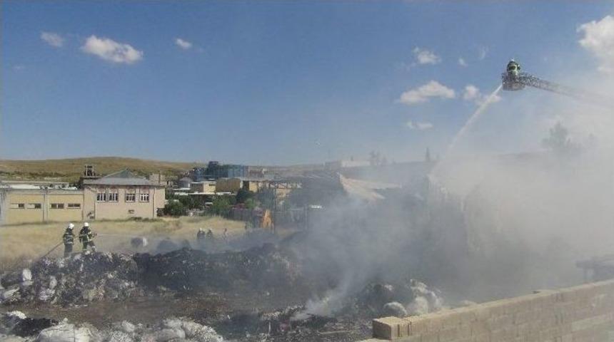 Gaziantep&rsquo;te Organize Sanayide &Ccedil;ıkan Yangın Korkuttu