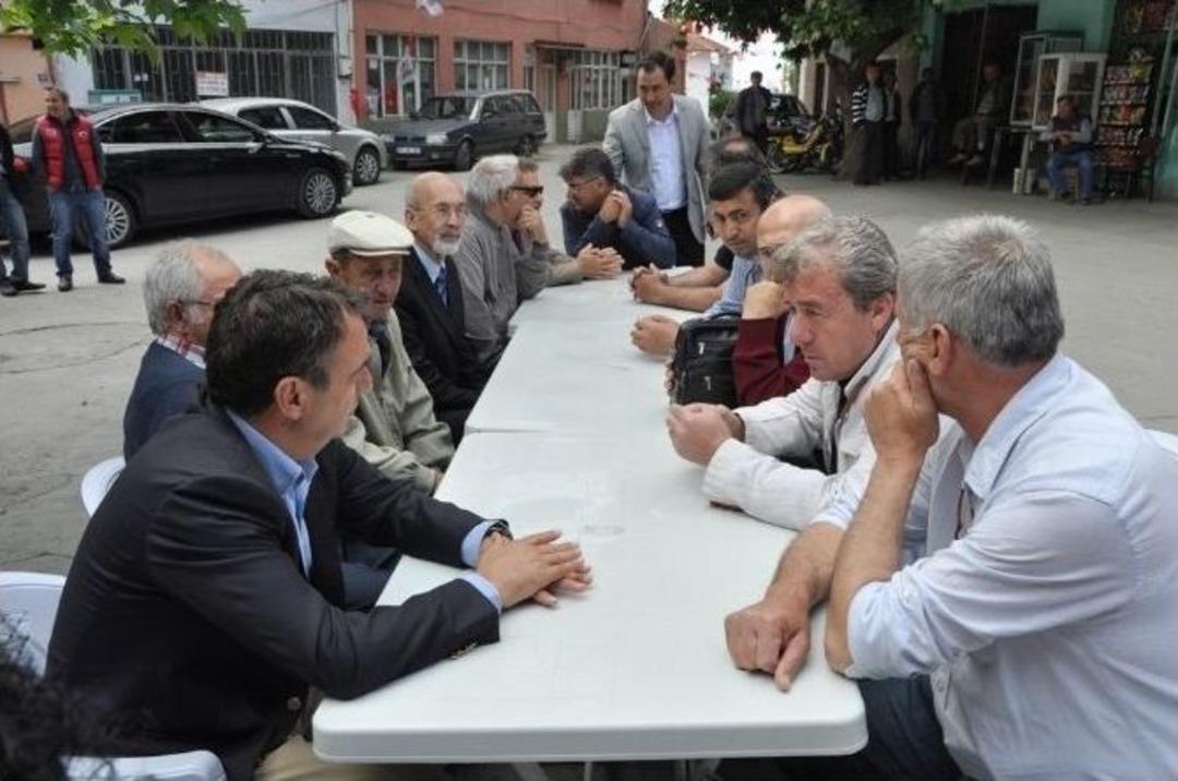 Ayvalık Belediye Başkanı Gen&ccedil;er&rsquo;den En &Ccedil;ok Kitap Okuyana Bilgisayar