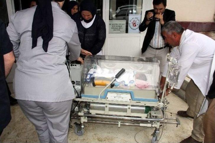 Kazazede Bebek Hayata Tutunmaya Çalışıyor G4