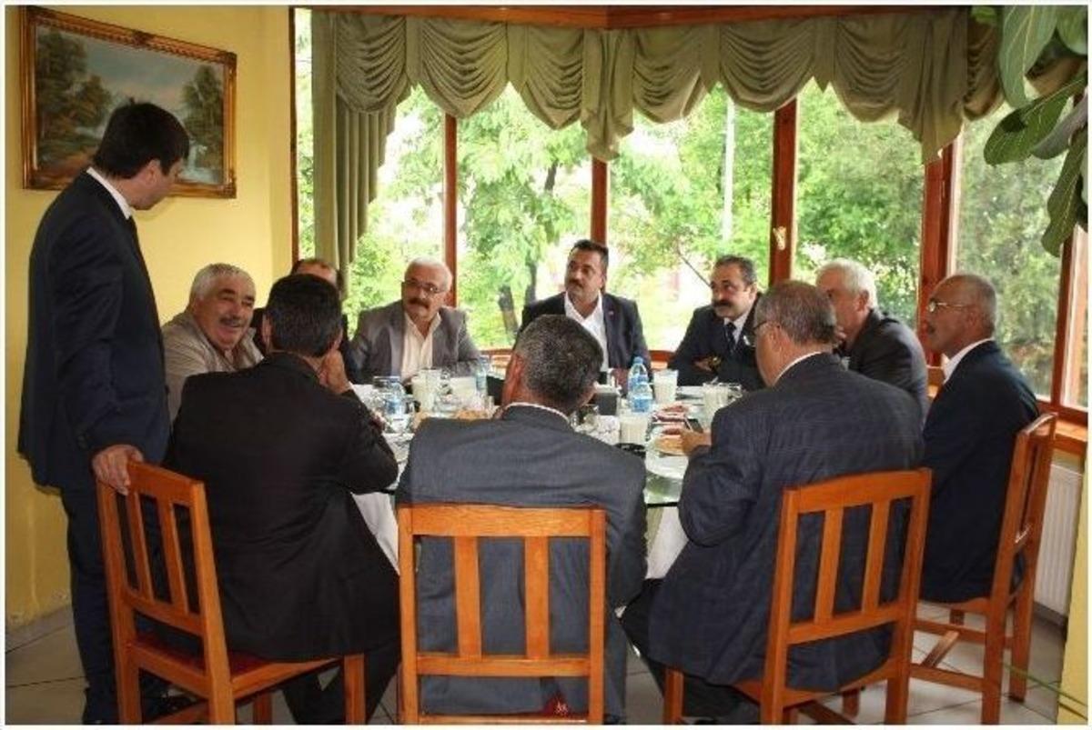 Prof. Dr. Yenid&uuml;nya K&ouml;y Muhtarlarını Ağırladı