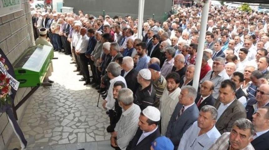 Kalp Krizi Ge&ccedil;iren Belediye Meclis &Uuml;yesi Son Yolculuğuan Uğurlandı