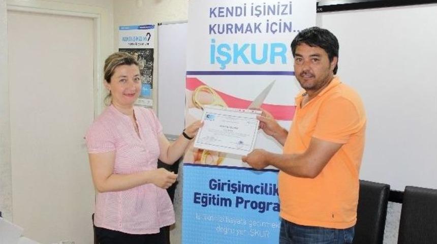 İşkur Girişimcilik Kursiyerleri Belgelerini Aldı