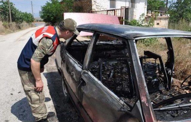 Yanan Otomobilden Kaçak Sigara Çıktı