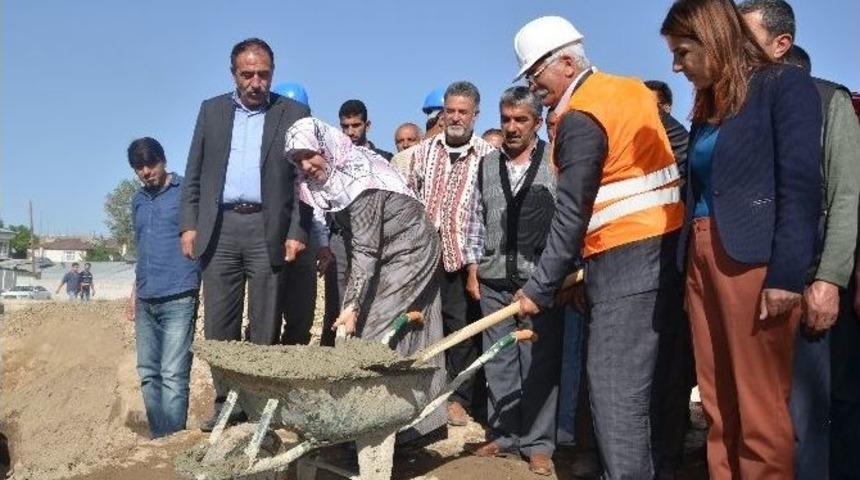Erciş&rsquo;te Kasaplar &Ccedil;arşısının Temeli Atıldı