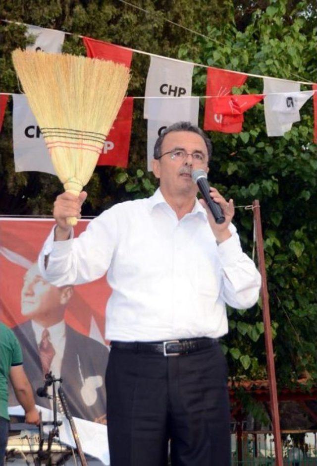 Bodrum'da Tavalı, Süpürgeli Miting