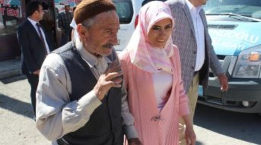 Ak Partili Taşkesenlioğlu Vatandaş İle Ele Ele